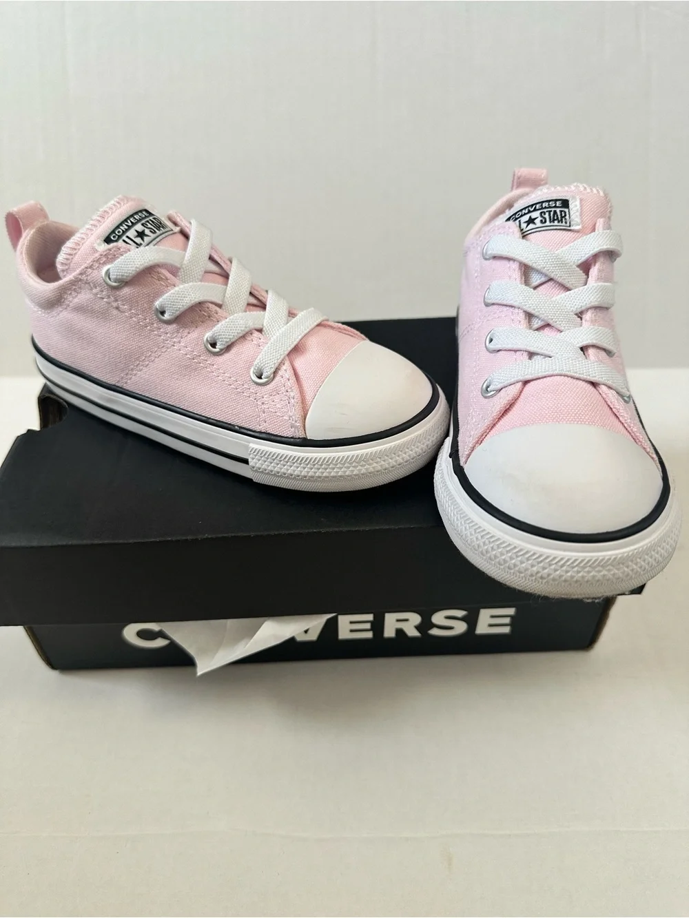 Converse Pink size 10 toddler new in box